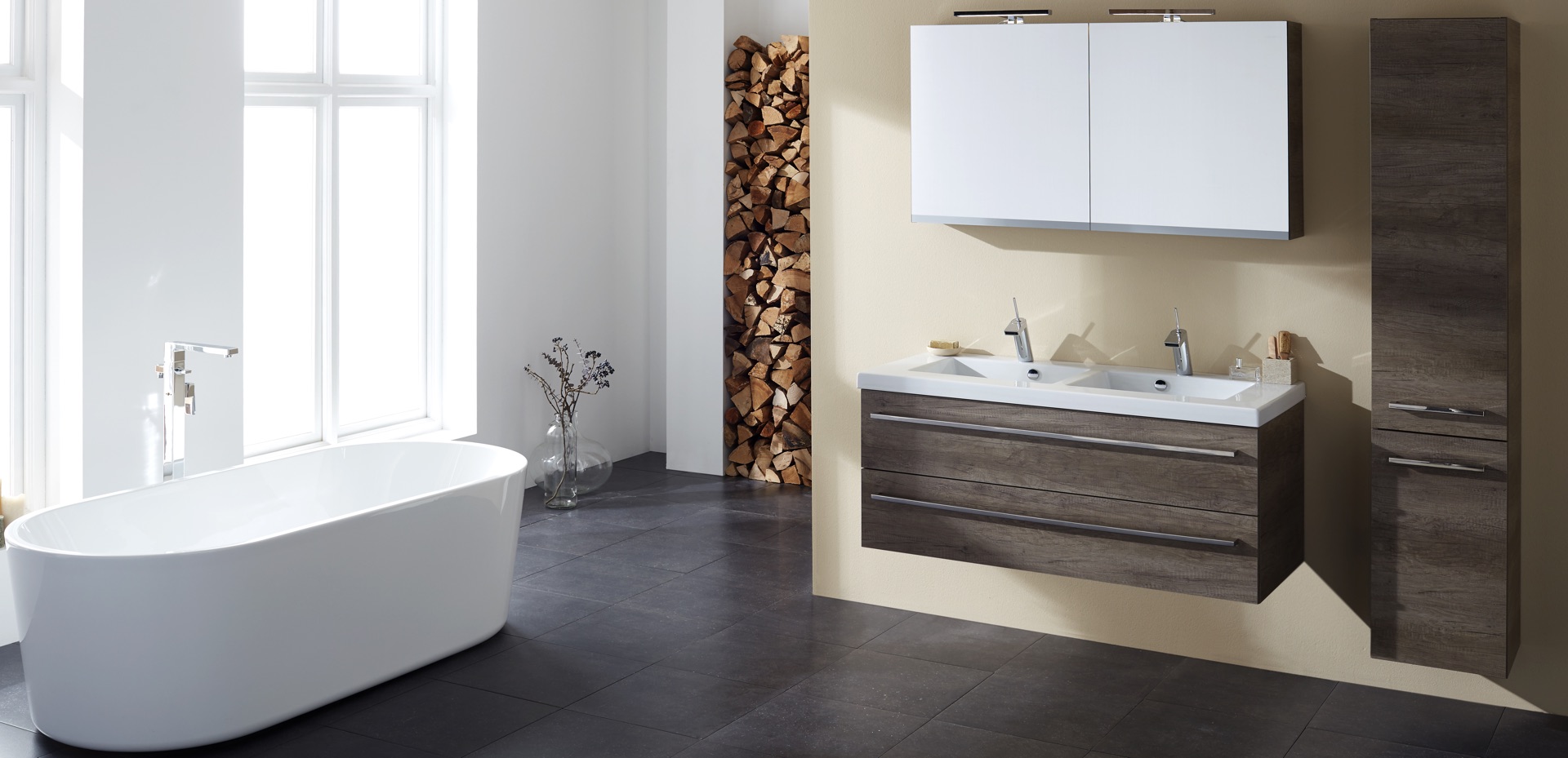 mijn-bad-in-stijl-badkamer-zwart-bruin-wit