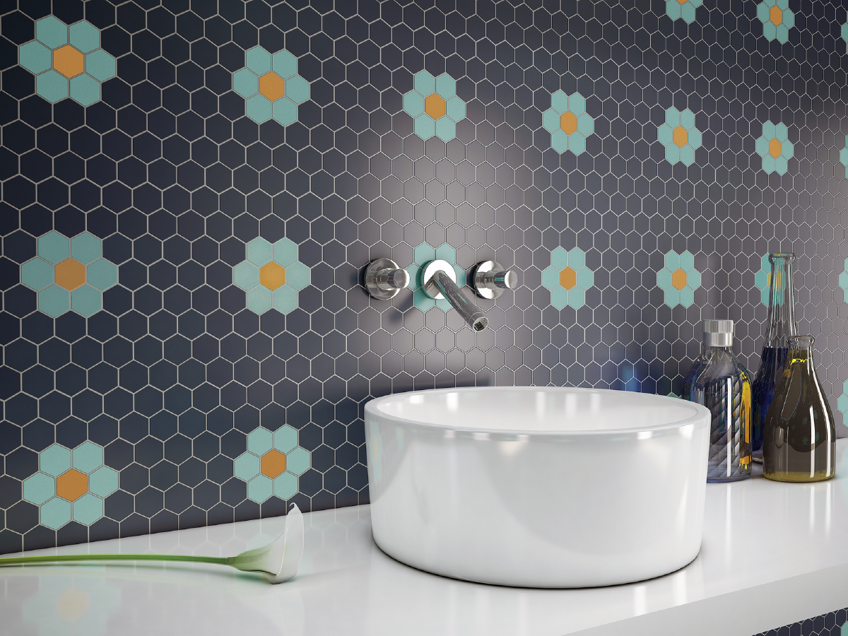 Mijn-bad-in-stijl-badkamer-verbouwen-tips-blauwe-tegels-bloemen