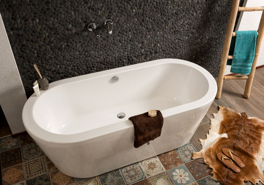 mijn bad in stijl moderne badkamer inspiratie zwarte muur witte badkuip